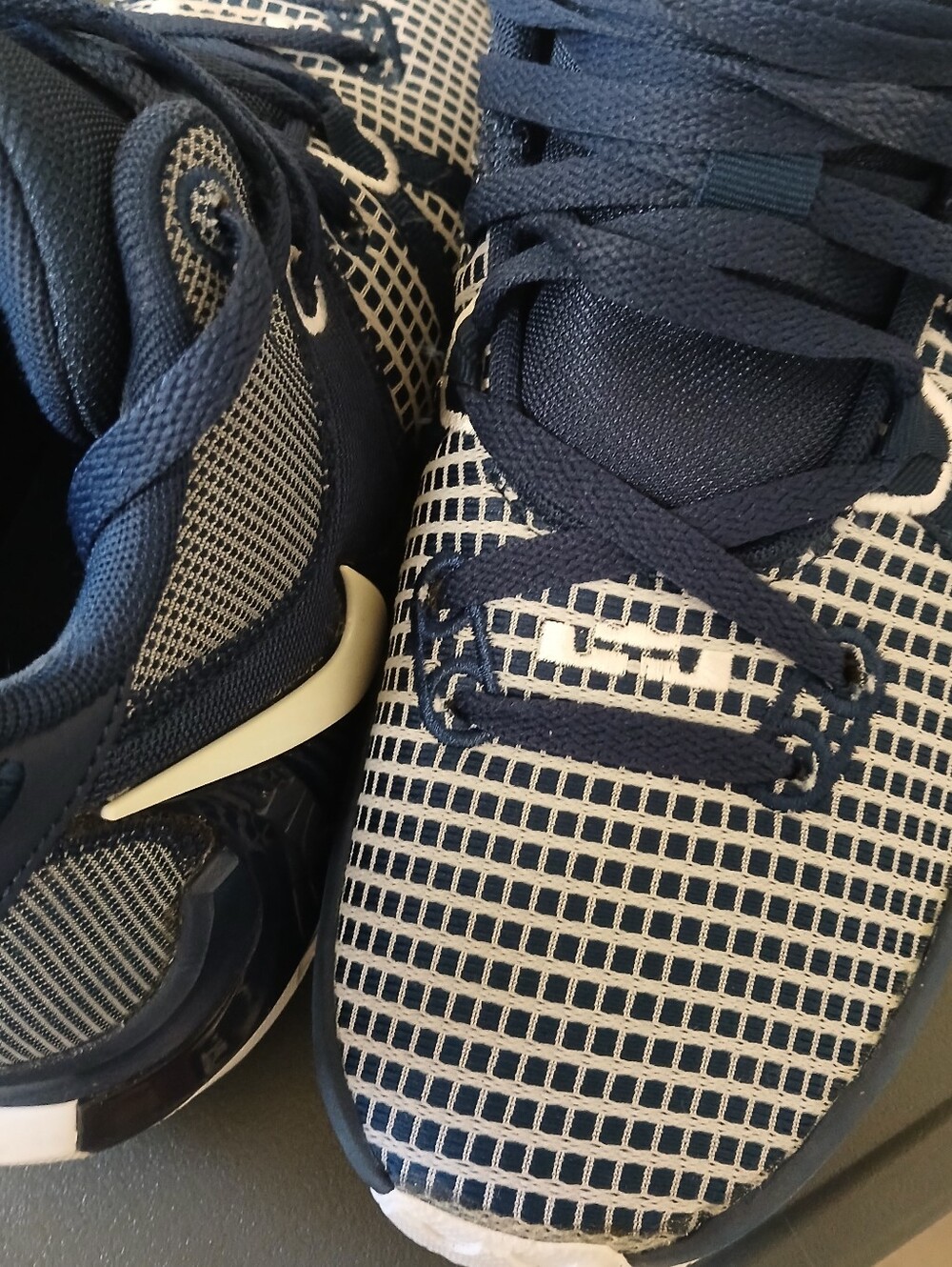 Like New /Nike LeBron Witness 8 "Navy/White"​